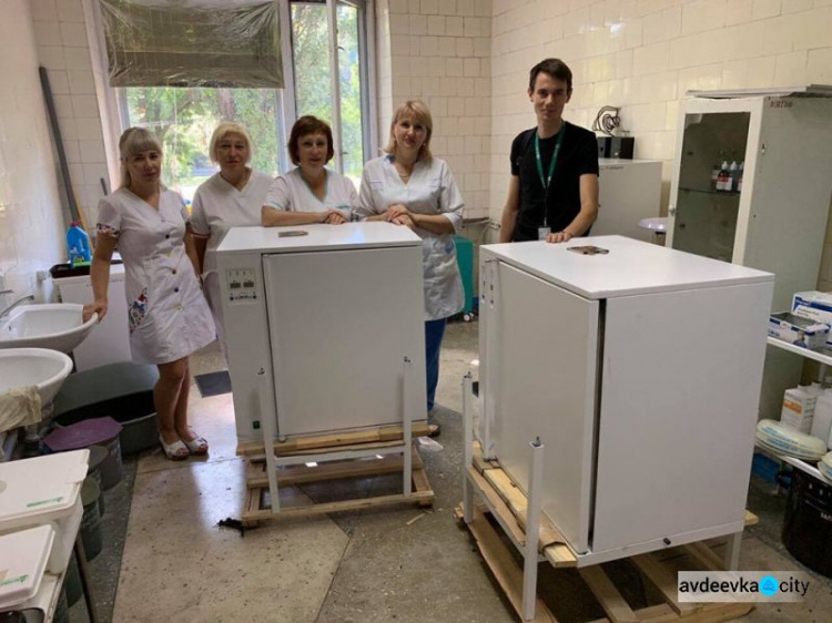 Больница Авдеевки получила новое медицинское оборудование