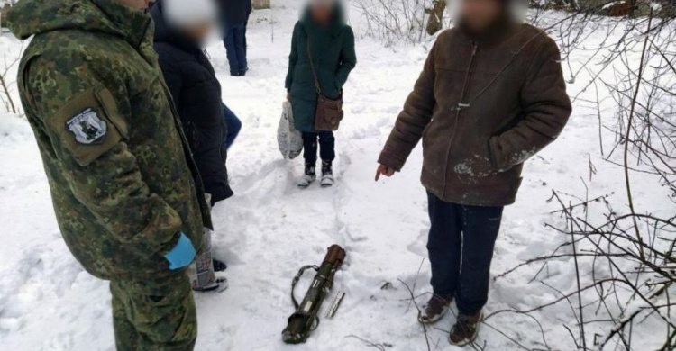 Житель Авдеевки добровольно сдал полицейским противотанковый гранатомет