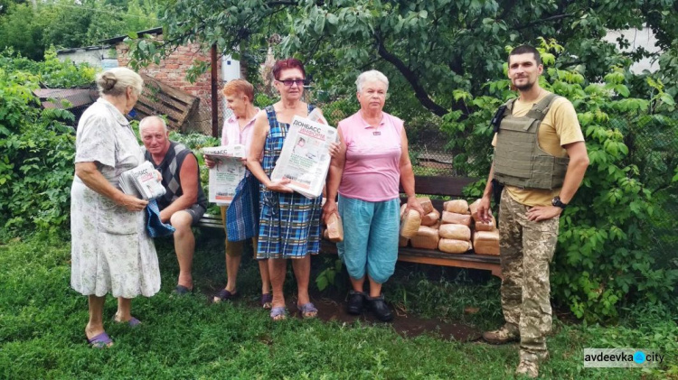 В прифронтовой зоне Донбасса восстановили важную башню и порадовали ребятишек (ФОТО)
