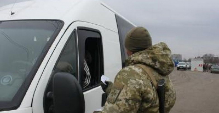 Донбасс: в КПВВ «Майорское» задержали пособницу оккупантов (ВИДЕО)
