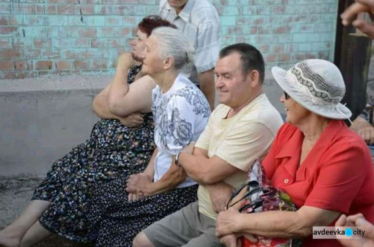 Вече о наболевшем: в Авдеевке обсудили насущные проблемы горожан (ФОТО)