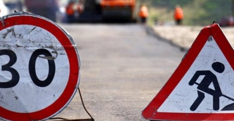 Таможня отдала 34 миллиона гривен на ремонт дорог в Донецкой области