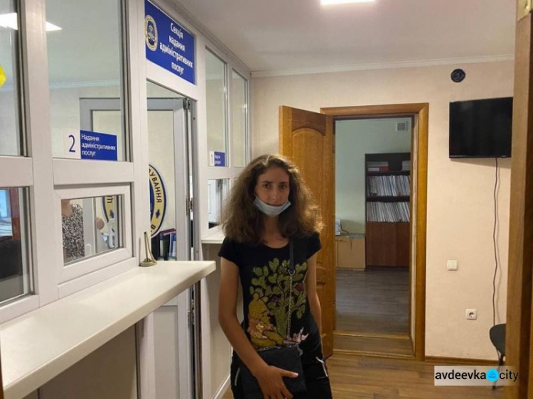 Команда «Пролиски» помогла 23-летней жительнице Авдеевки впервые получить паспорт 