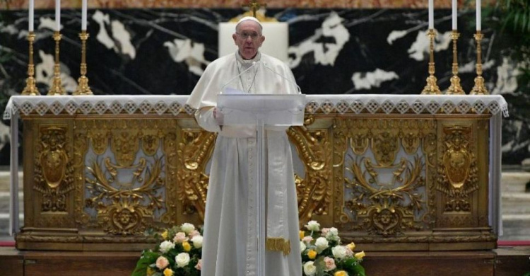 Папа Римский в пасхальном послании призвал освободить пленных на Донбассе