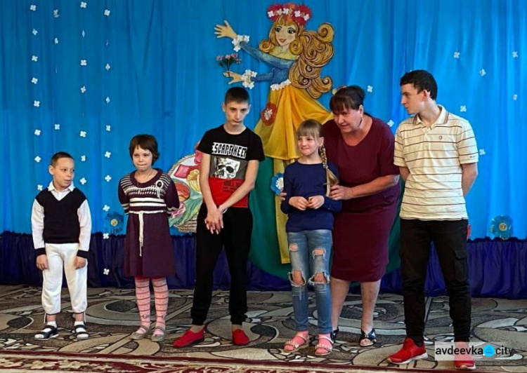 В Авдіївці до вихованців центру "Іскорка" у День захисту дітей завітали шановні гості