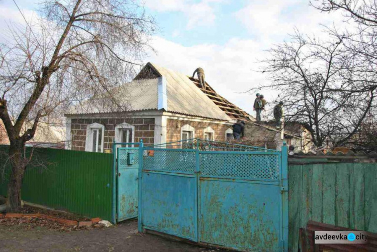 Число восстановленных после артобстрелов домов в Авдеевке продолжает расти (ФОТО)