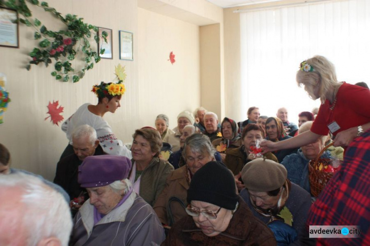 День пожилого человека в Авдеевке (ФОТООТЧЕТ)