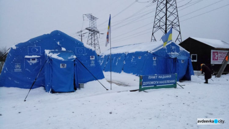 Морозы привели в пункты помощи на КПВВ в Донецкой области более 80 человек за сутки (ФОТО)