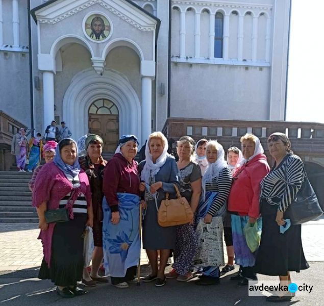  В рамках проєкту "Активне та безпечне довголіття" авдіївці поважного віку відвідали Свято-Успенський собор у Микольському 