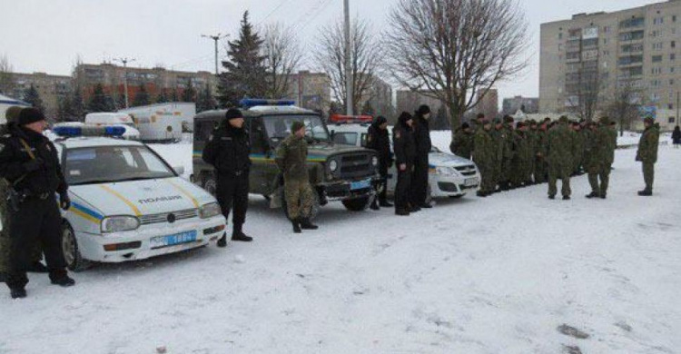Армия полицейских вышла на улицы Донетчины