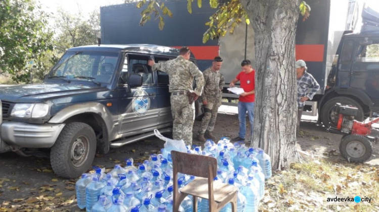 Авдеевские «симики» доставили важную помощь военным и гражданским (ФОТО)