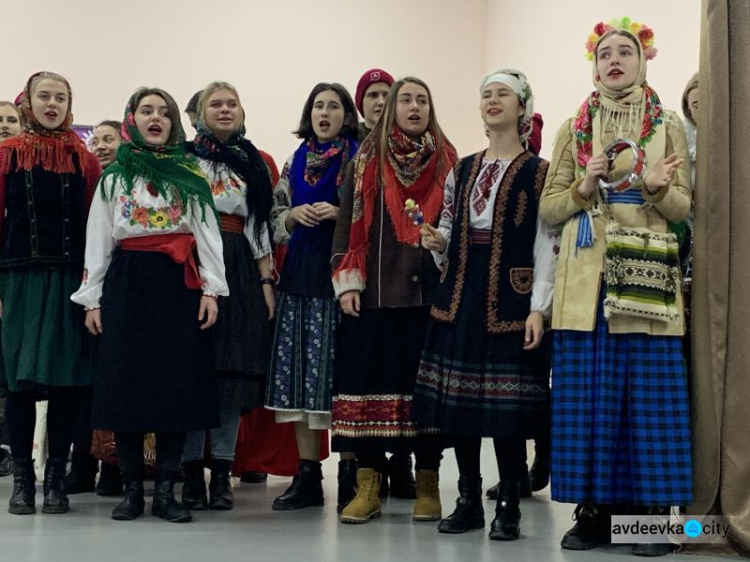 Украинская Академия Лидерства привезла в Авдеевку настоящий вертеп