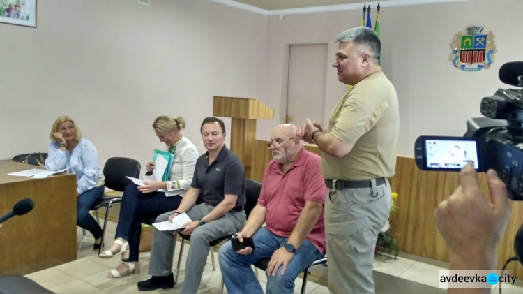 Авдеевку с рабочим визитом посетили народные депутаты Украины (ФОТОФАКТ)