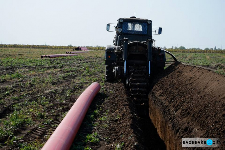 Подрядчикам нужно 40 дней для завершения работ по прокладке газопровода для Авдеевки (ВИДЕО)