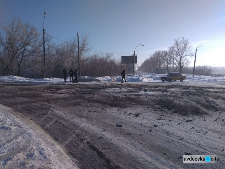 Авдеевка: дорога через железнодорожный переезд стала безопаснее (ФОТОФАКТ)