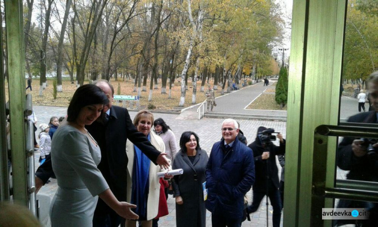 «Мы приехали в Авдеевку, чтобы увидеть ваши глаза», - Александр Спиваковский, глава Комитета ВР по вопросам образования и науки (ФОТО)
