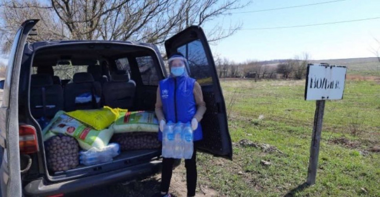 Жителям села Водяное доставили продукты, медикаменты и посевной материал