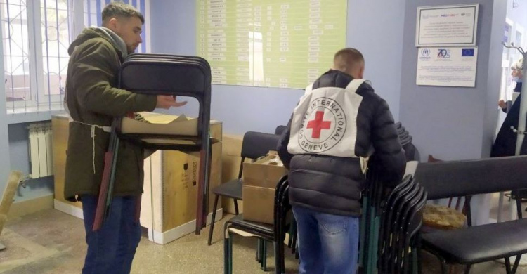 Авдіївським медикам доставили гуманітарну допомогу від Червоного Хреста
