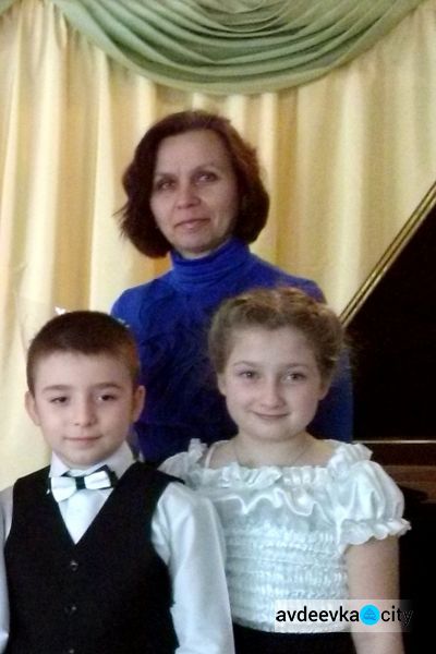 В Авдеевской музыкальной школе чествовали юбиляров января (ФОТО)