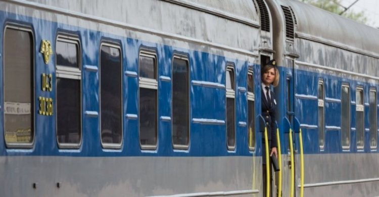 "Укрзализныця" назначила дополнительные рейсы некоторым графиковым поездам