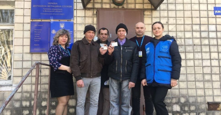 Волонтеры помогли троим жителям села Водяного получить паспорта