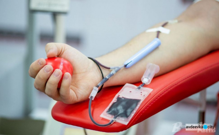 Донори Авдіївки можуть здати кров у Мирноградській міській лікарні