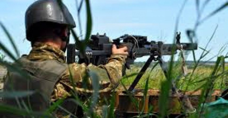 Сутки в ООС: на Донбассе 11 обстрелов, ранен украинский воин