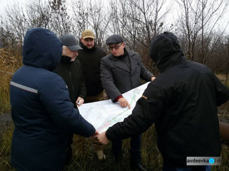 Жебривский проинспектировал строительство газопровода  для Авдеевки: работы идут полным ходом