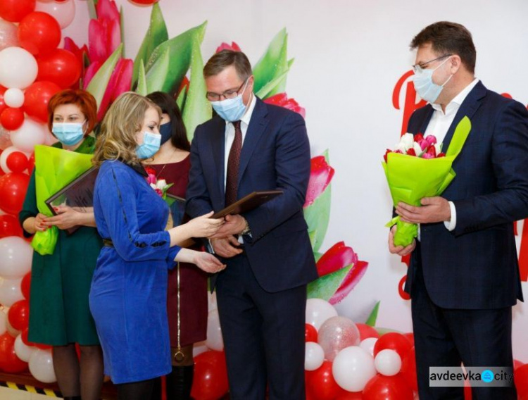 Генеральный директор компании Метинвест поздравил женщин Авдеевского коксохима с праздником весны