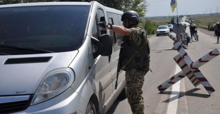 На Донбассе за сутки 17 человек не пропустили через линию разграничения