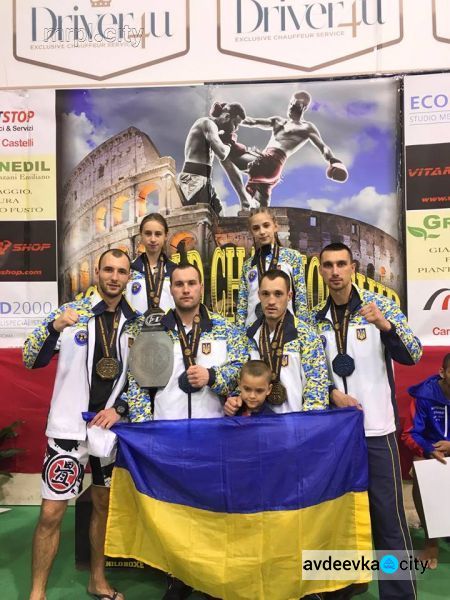 Работник Донецкой железной дороги взял "золото" на международном чемпионате по кикбоксингу