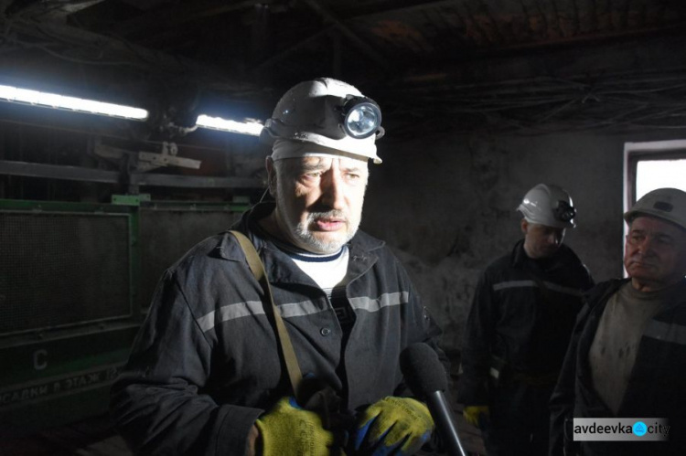 Жебривский побывал в прифронтовой шахте (ФОТО + ВИДЕО)