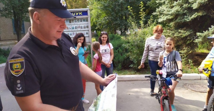 Главный коп Авдеевки вместе с детворой поздравили город с Днем рождения (ФОТО + ВИДЕО)