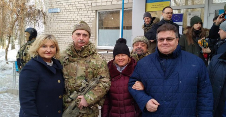 Военные не пустили  главу МИД Литвы в район старой Авдеевки из-за ситуации на линии фронта
