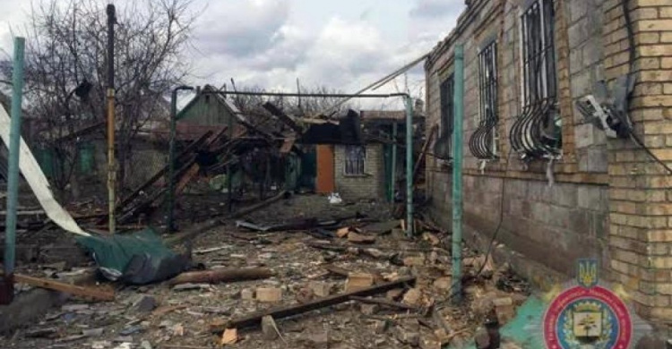 Восемнадцать домов в старой части Авдеевки сильно повреждены после обстрела боевиками из "Градов"(ФОТО)
