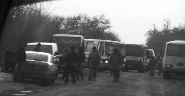 Возле Часов Яра полиция пресекла попытку заблокировать движение автотранспорта (ФОТО+ВИДЕО)