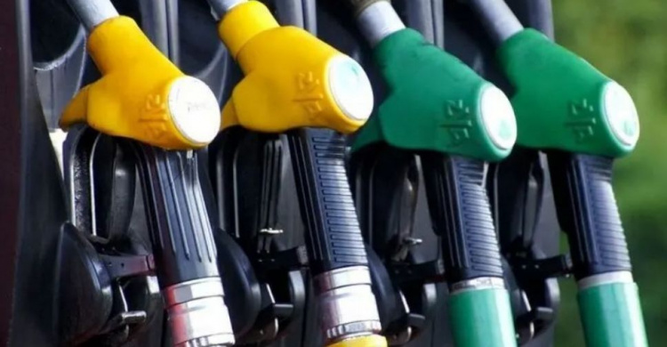 50 гривен за литр А-95. Почему Беларусь останавливает поставки бензина в Украину и чего ждать на АЗС