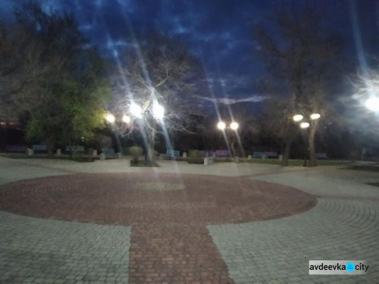 В парке на улице Независимости восстановлено уличное освещение