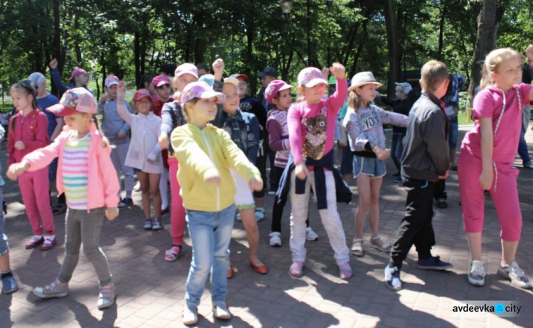 В Авдеевке ярко отмечают День защиты детей (ФОТО)