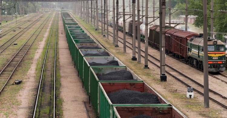 За полгода Донецкая железная дорога погрузила более 25,6 млн тонн грузов