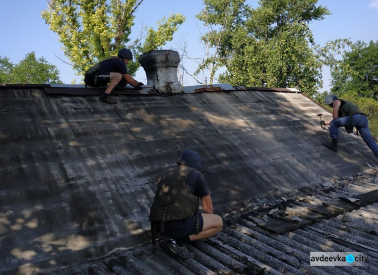 Новые дома, поврежденные обстрелами, восстановили в Авдеевке (ФОТО)