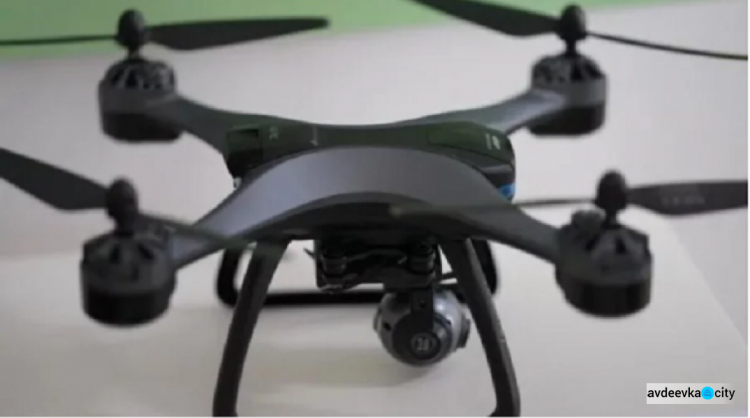 Украинские школьники изобрели летающий дрон для разминирования