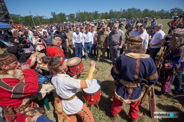 Грандиозный фестиваль охватил часть Донбасса