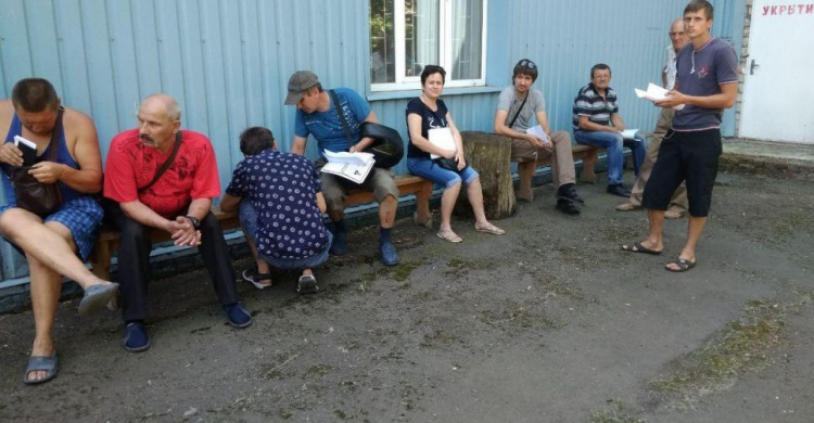 Пропускная способность мобильного центра МВД вызвала недовольство жителей Авдеевки (ФОТО)