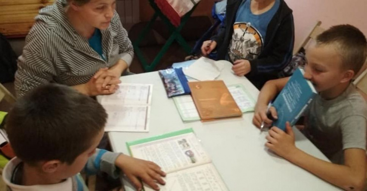 В авдеевском "Вулике" волонтеры встретились с детворой  (ФОТО)