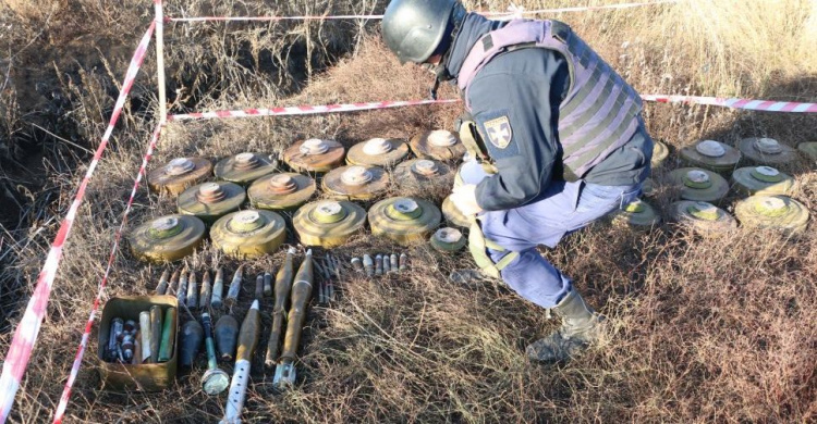 Спасатели обезвредили в Донецкой области 47 взрывоопасных предметов за сутки
