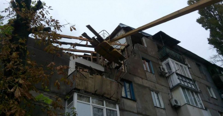 В Авдеевке восстанавливают многоэтажку, пострадавшую от обстрела (ФОТО)