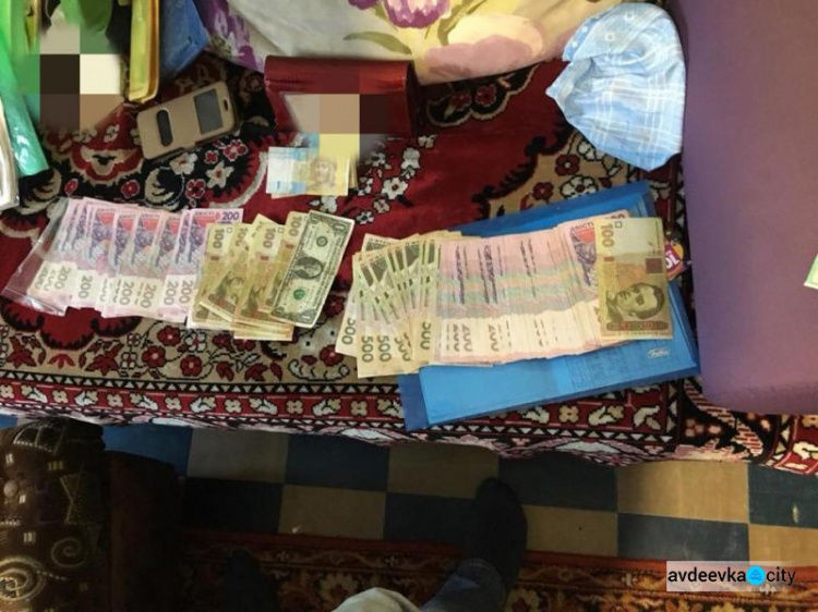 В Донецкой области задержаны участники преступной схемы, наживавшиеся на переселенцах