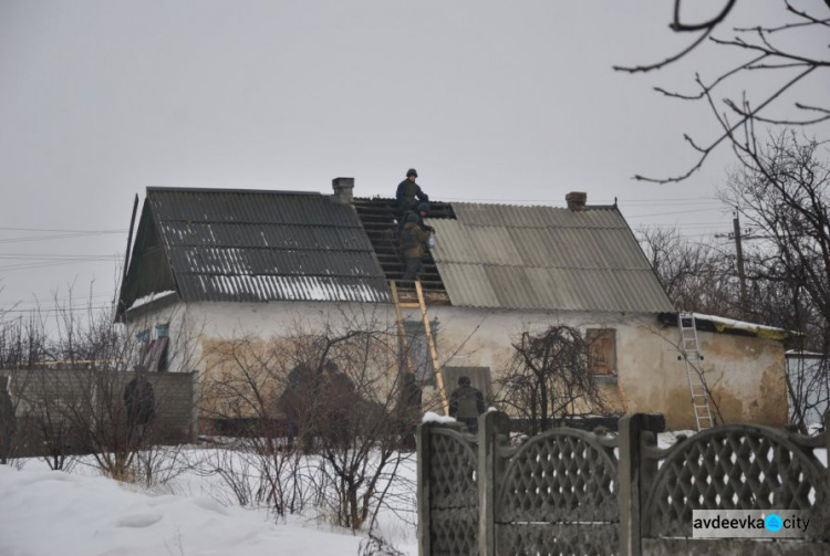 В прифронтовой Авдеевке восстановлены 234 поврежденных обстрелами дома (ВИДЕО)