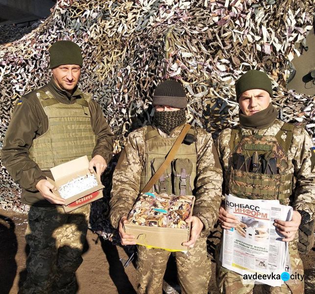 Офицеры группы  Cimic Avdeevka доставили помощь военным и мирным жителям (ФОТО)